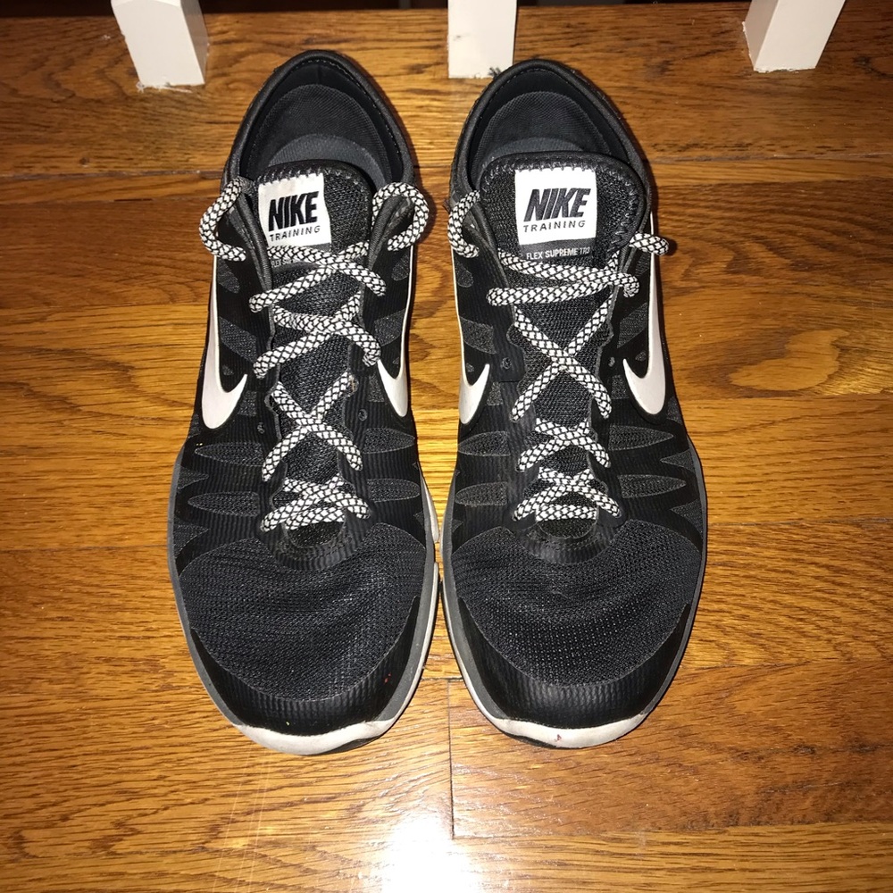 NIKE FLEX SUPREME TR3 BLACK RUNNING SHOE
